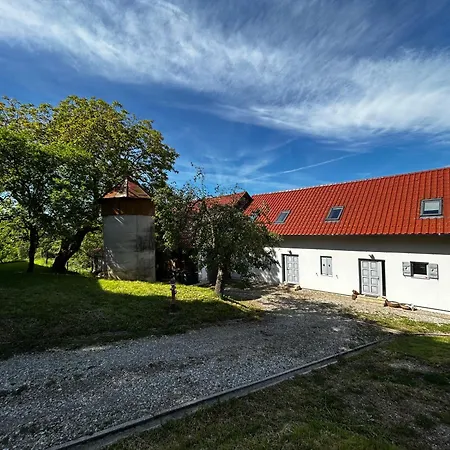 Barn House Počitniška hiša *